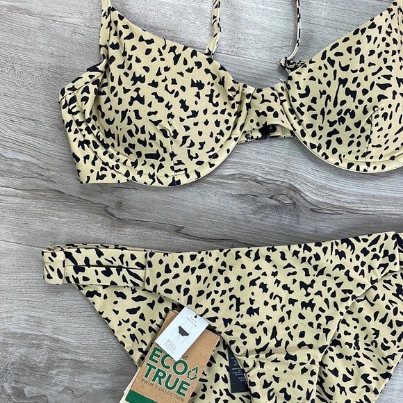 ☀️VOLCOM☀️ UR AN ANIMAL UNDER WIRE UR AN ANIMAL HIPSTER BIKINI SET - Picture 8 of 16